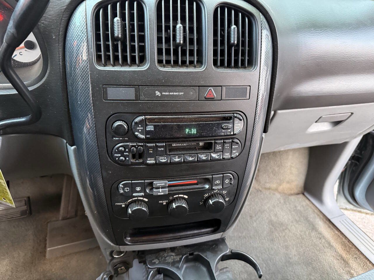 Used 2006 Dodge Grand Caravan SXT image 24