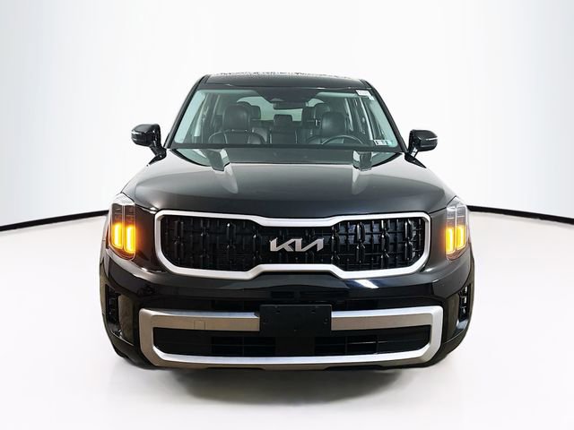 Used 2024 Kia Telluride LX image 2