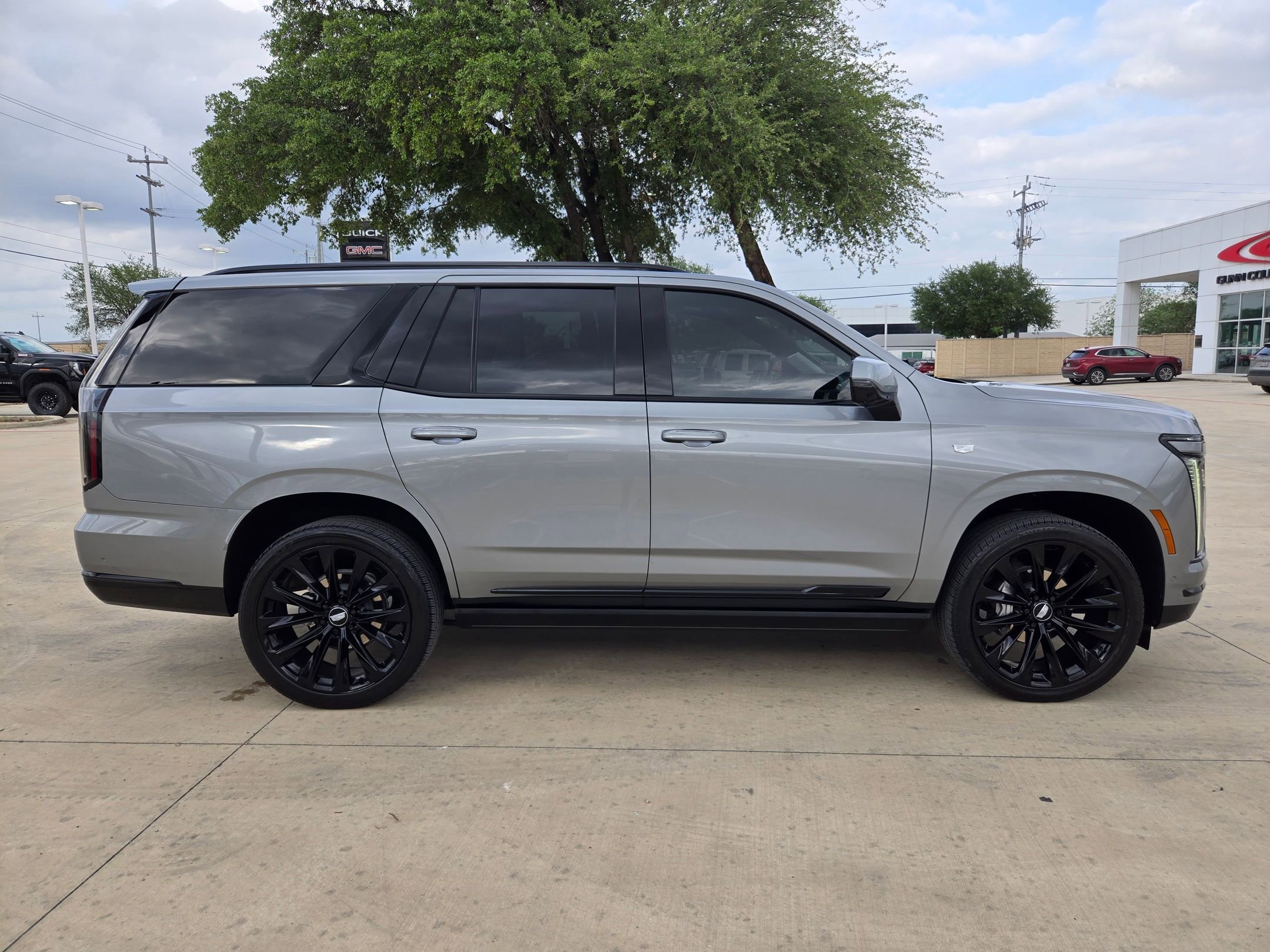 Certified 2025 Cadillac Escalade Sport Platinum w/ LPO, ONYX Package AWD/4WD image 8