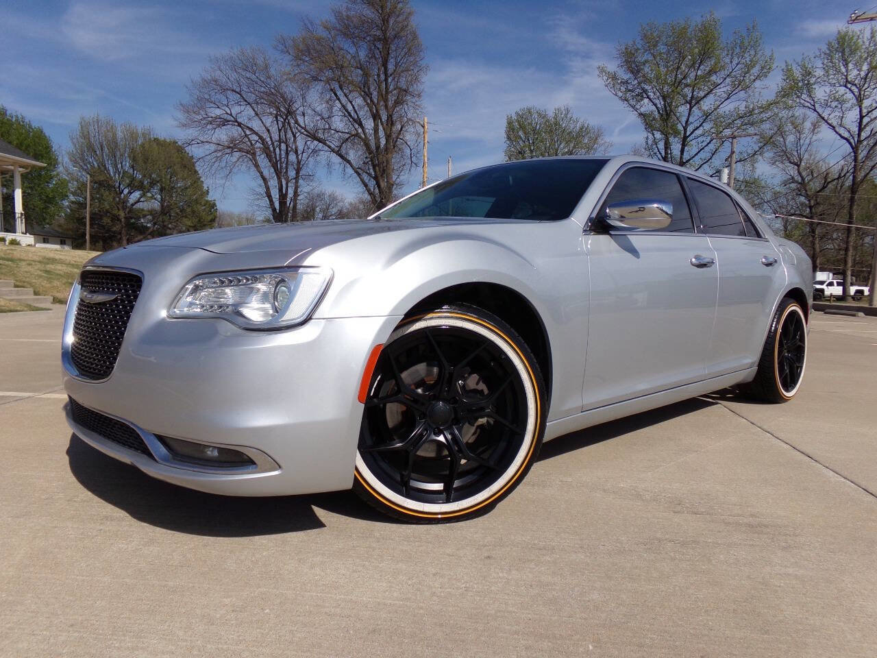 Used 2020 Chrysler 300 Limited image 8