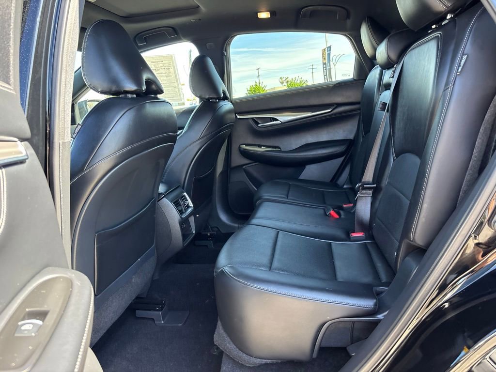 Used 2023 INFINITI QX55 Luxe w/ Cargo Package image 12