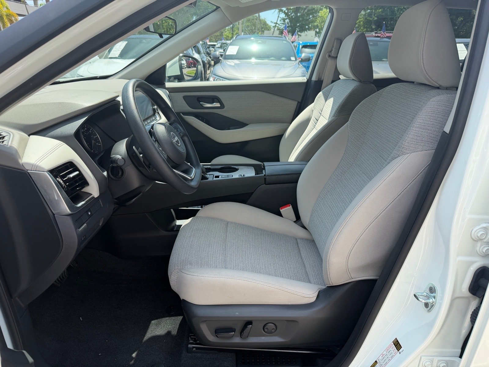 Certified 2023 Nissan Rogue SV FWD image 12