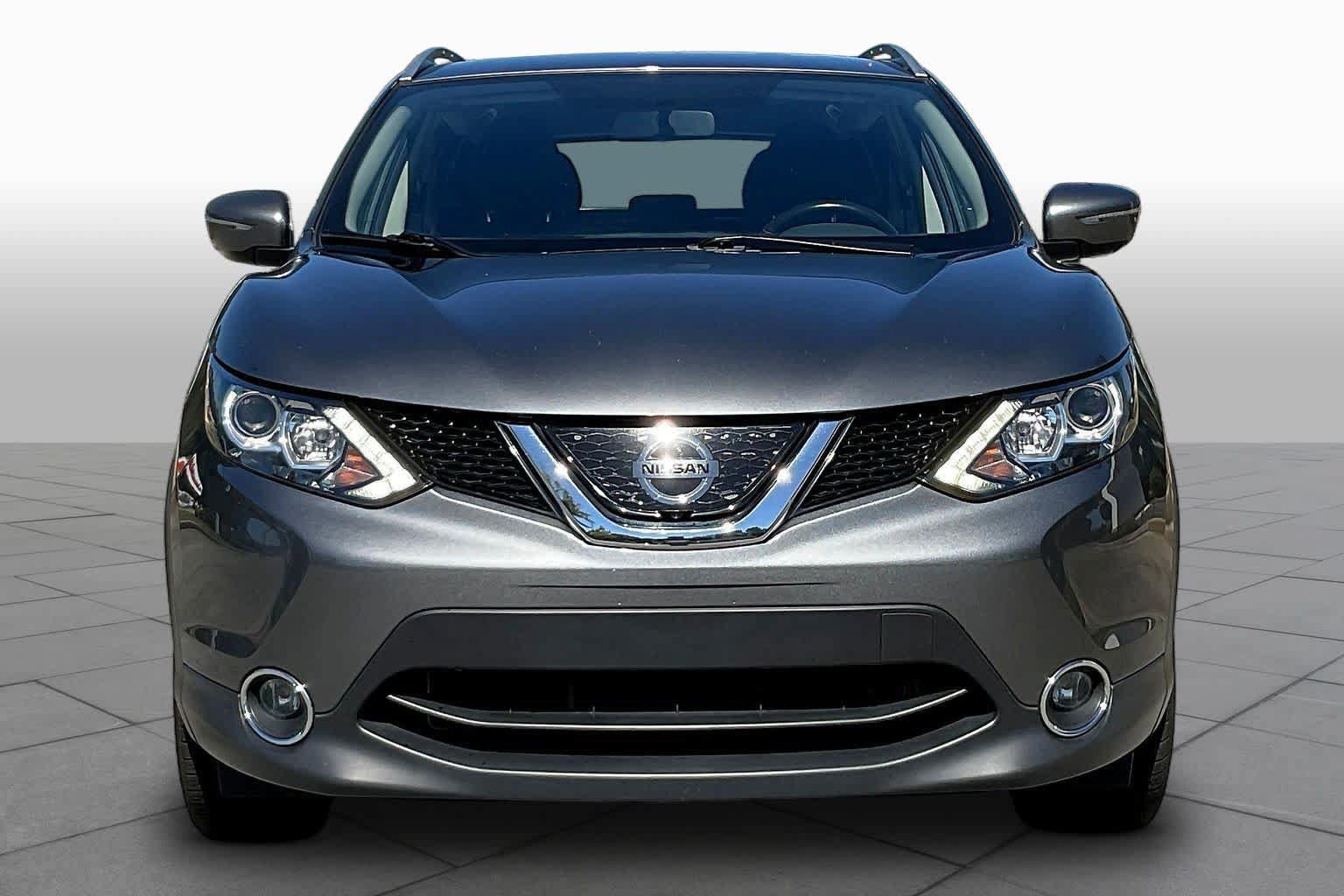 Used 2018 Nissan Rogue Sport SV w/ SV Technology Package FWD image 4