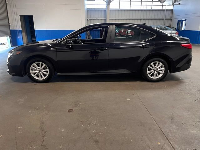 Used 2025 Toyota Camry LE FWD image 6