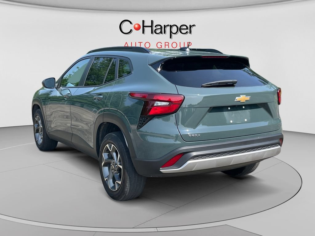 Used 2025 Chevrolet Trax LT FWD image 5