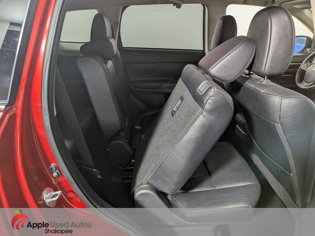 Used 2015 Mitsubishi Outlander GT AWD/4WD image 41