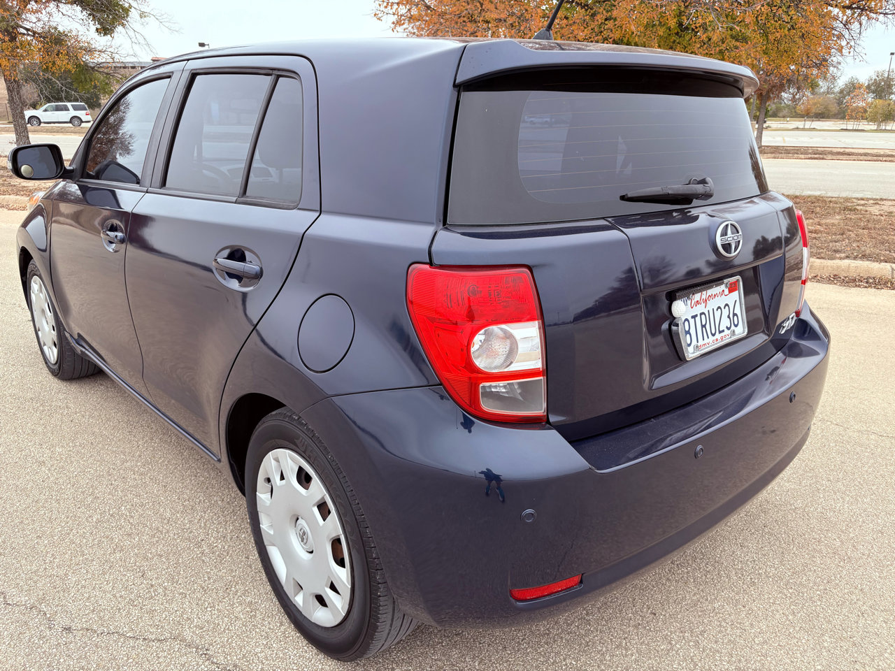 Used 2013 Scion xD image 4