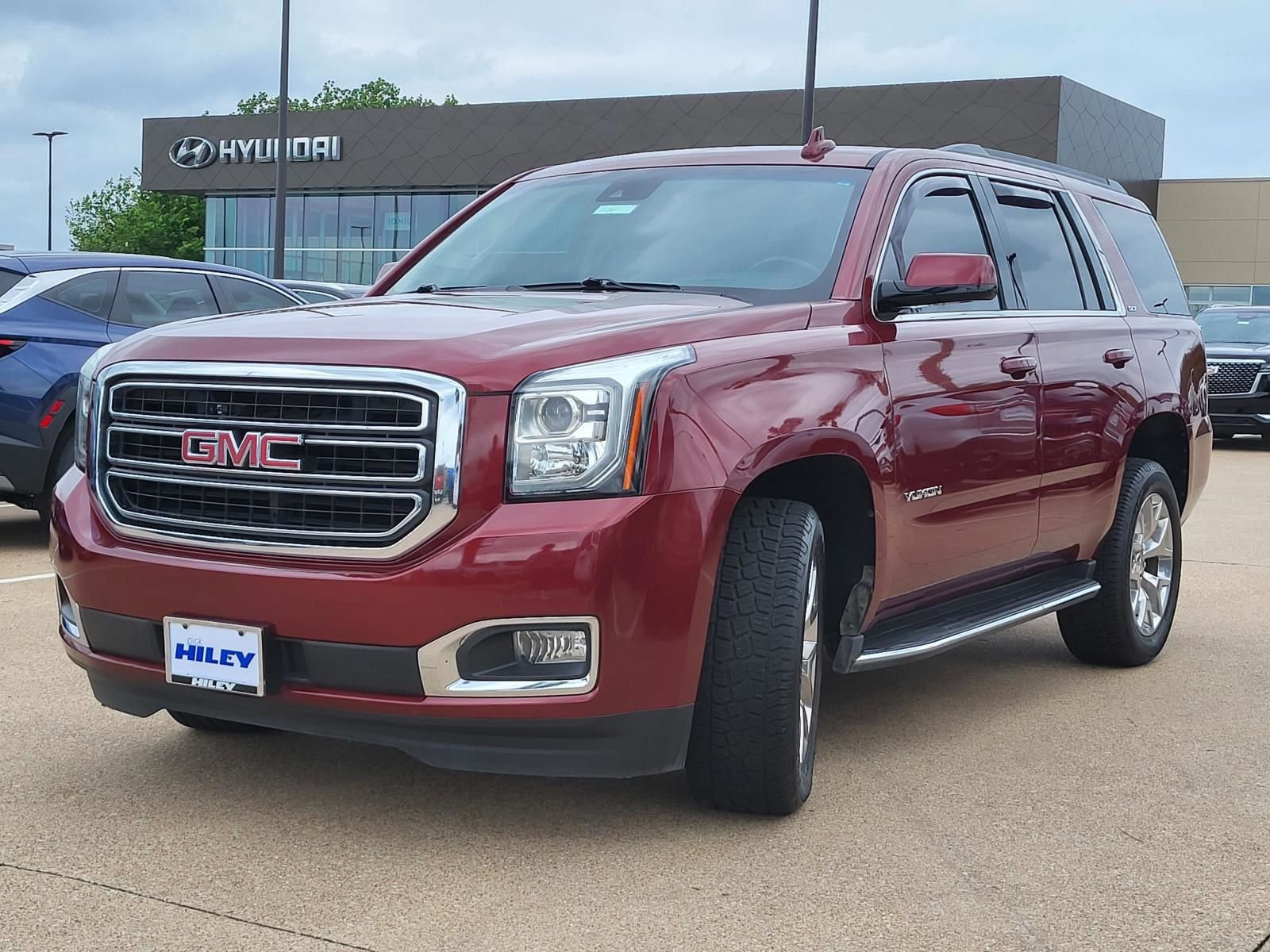 Used 2018 GMC Yukon SLT AWD/4WD image 2
