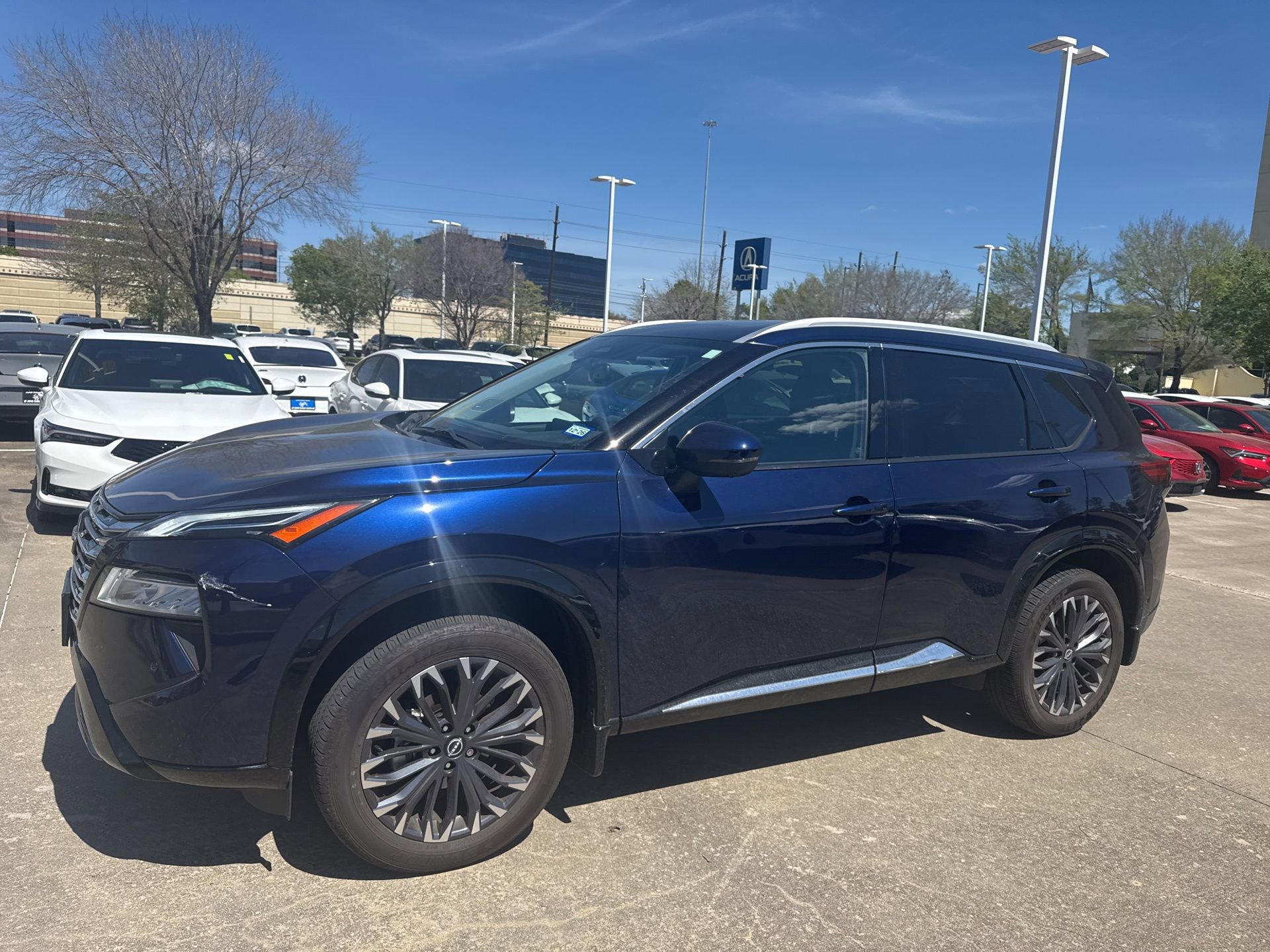 Used 2024 Nissan Rogue Platinum image 1