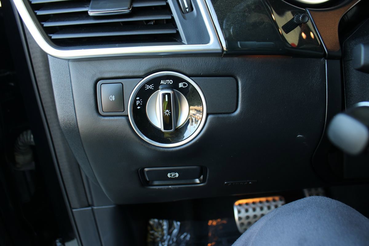 Used 2016 Mercedes-Benz GL 63 AMG 4MATIC image 21