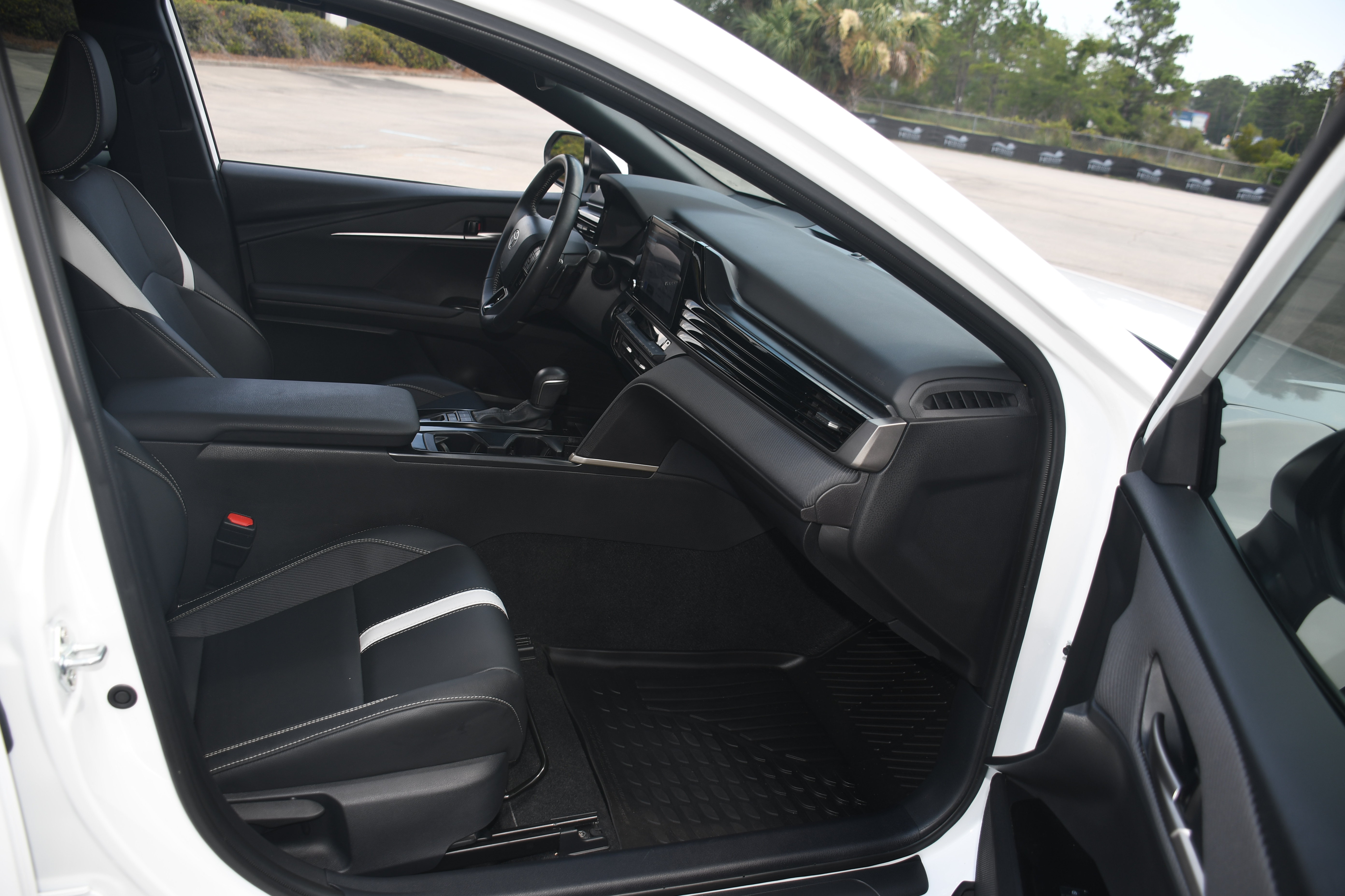 Certified 2025 Toyota Camry SE FWD image 19