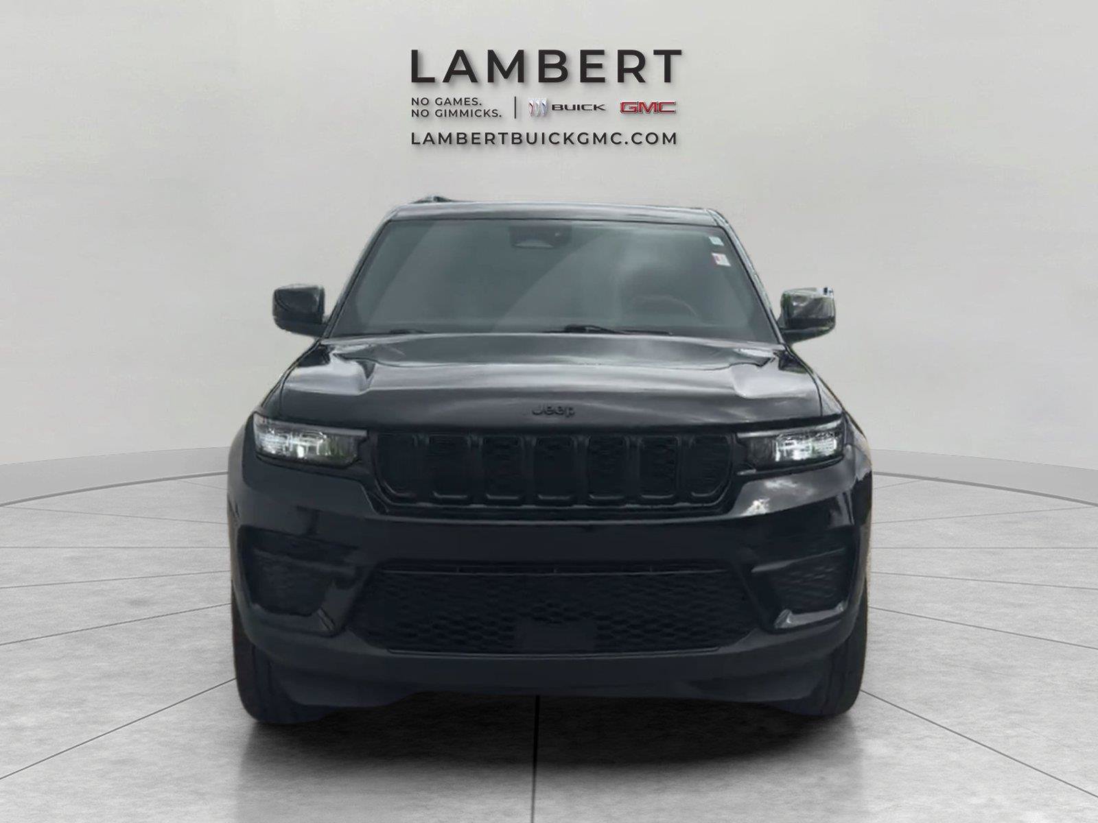 Used 2023 Jeep Grand Cherokee Altitude AWD/4WD image 8