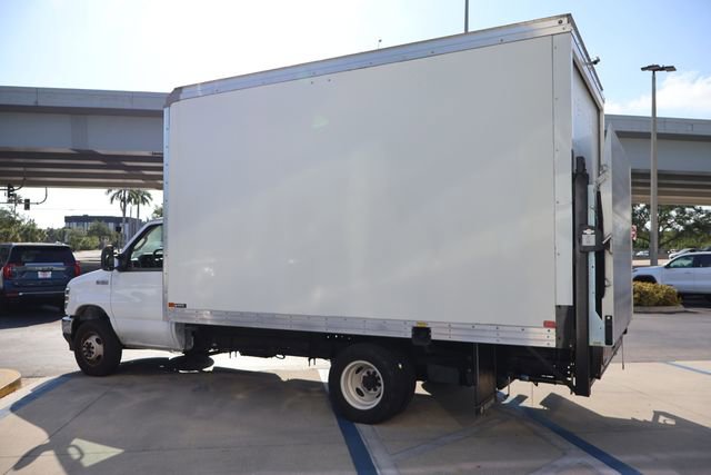 Used 2024 Ford E-450 and Econoline 450 Super Duty w/ Power Windows & Locks Group RWD image 5