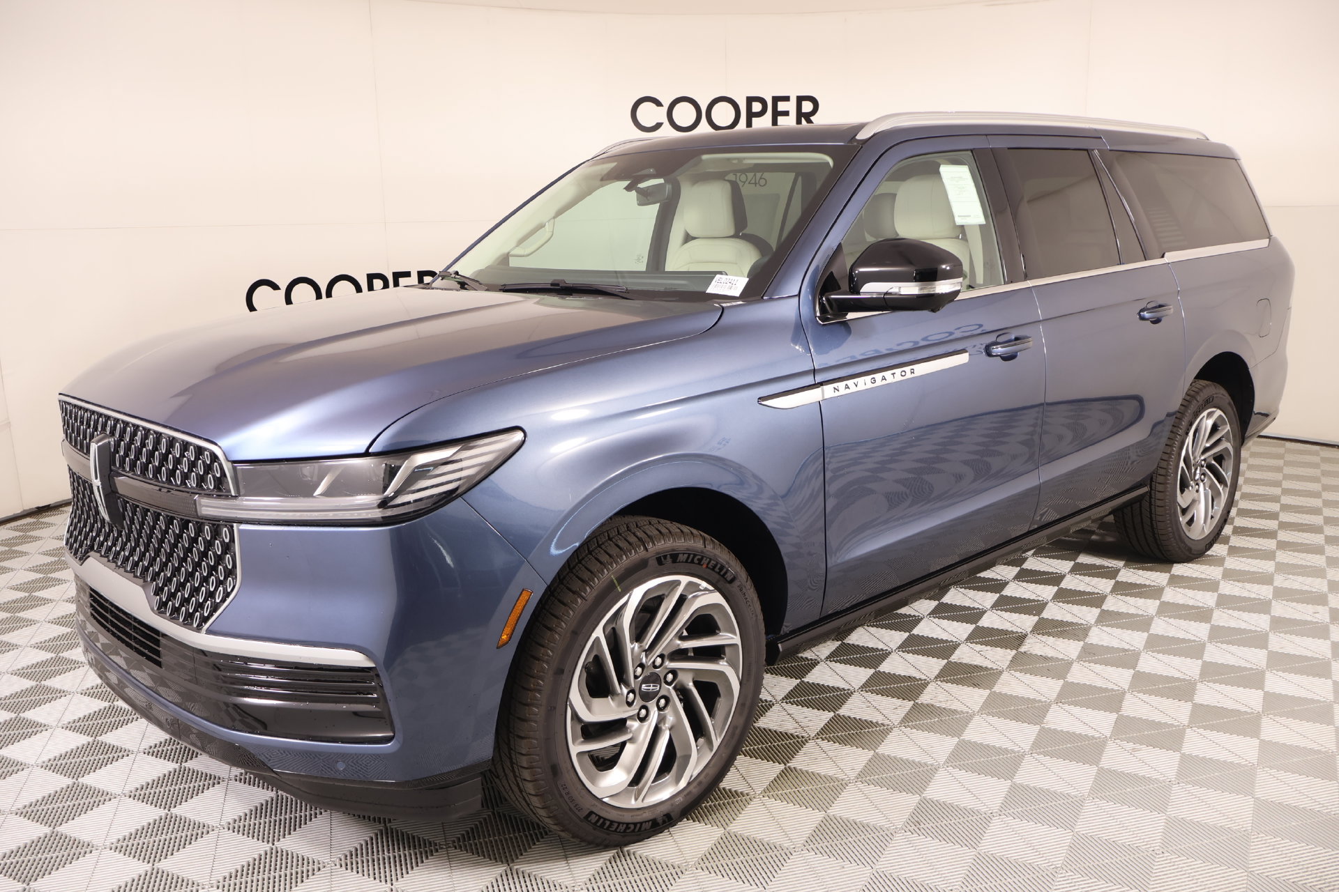 New 2027 Lincoln Navigator L Reserve AWD/4WD image 10