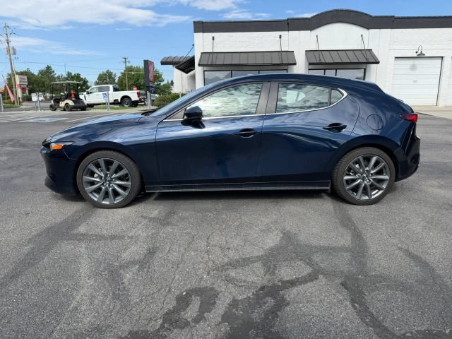 Used 2022 MAZDA MAZDA3 s FWD image 2