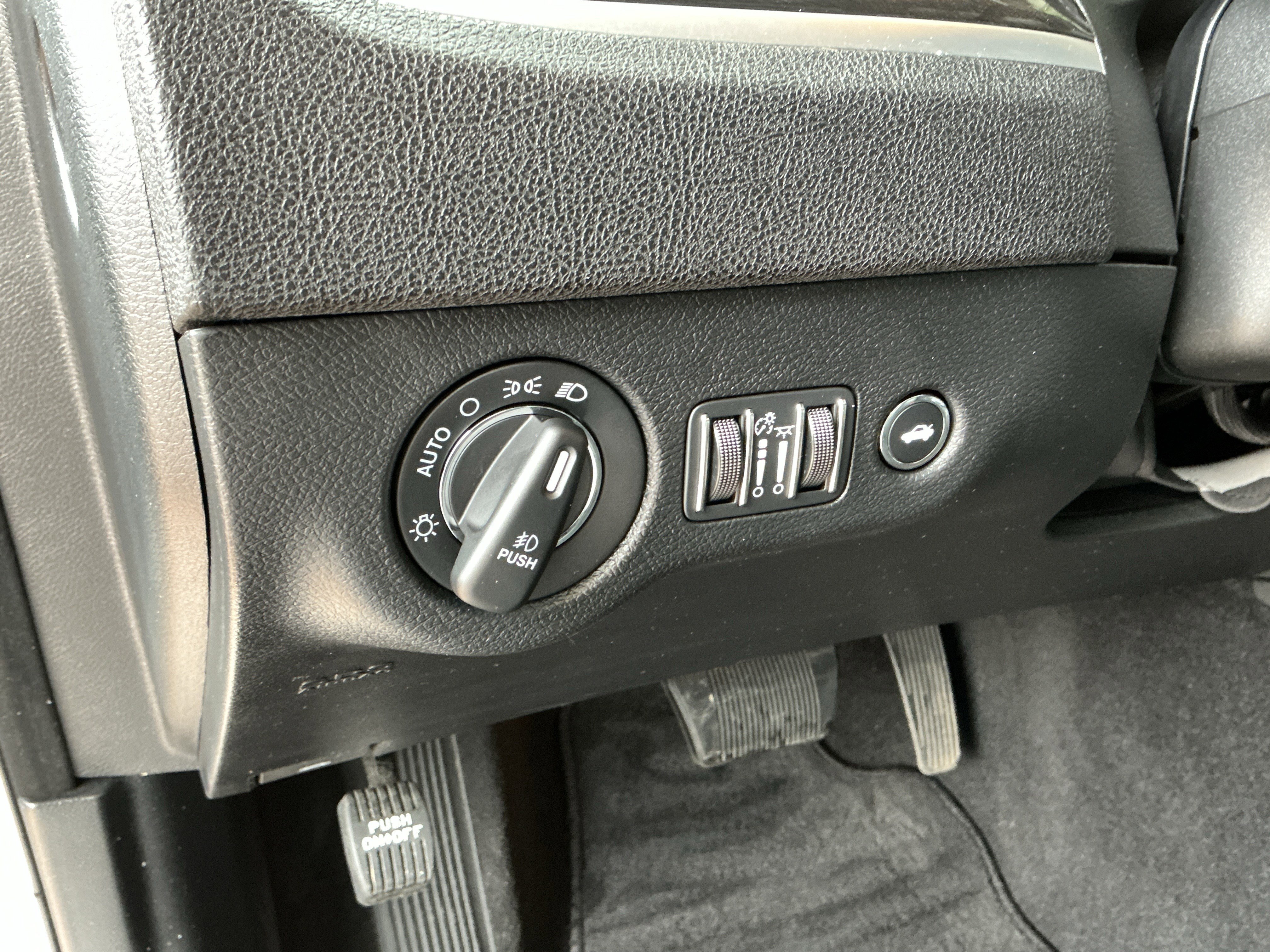 Used 2021 Chrysler 300 Touring L image 30