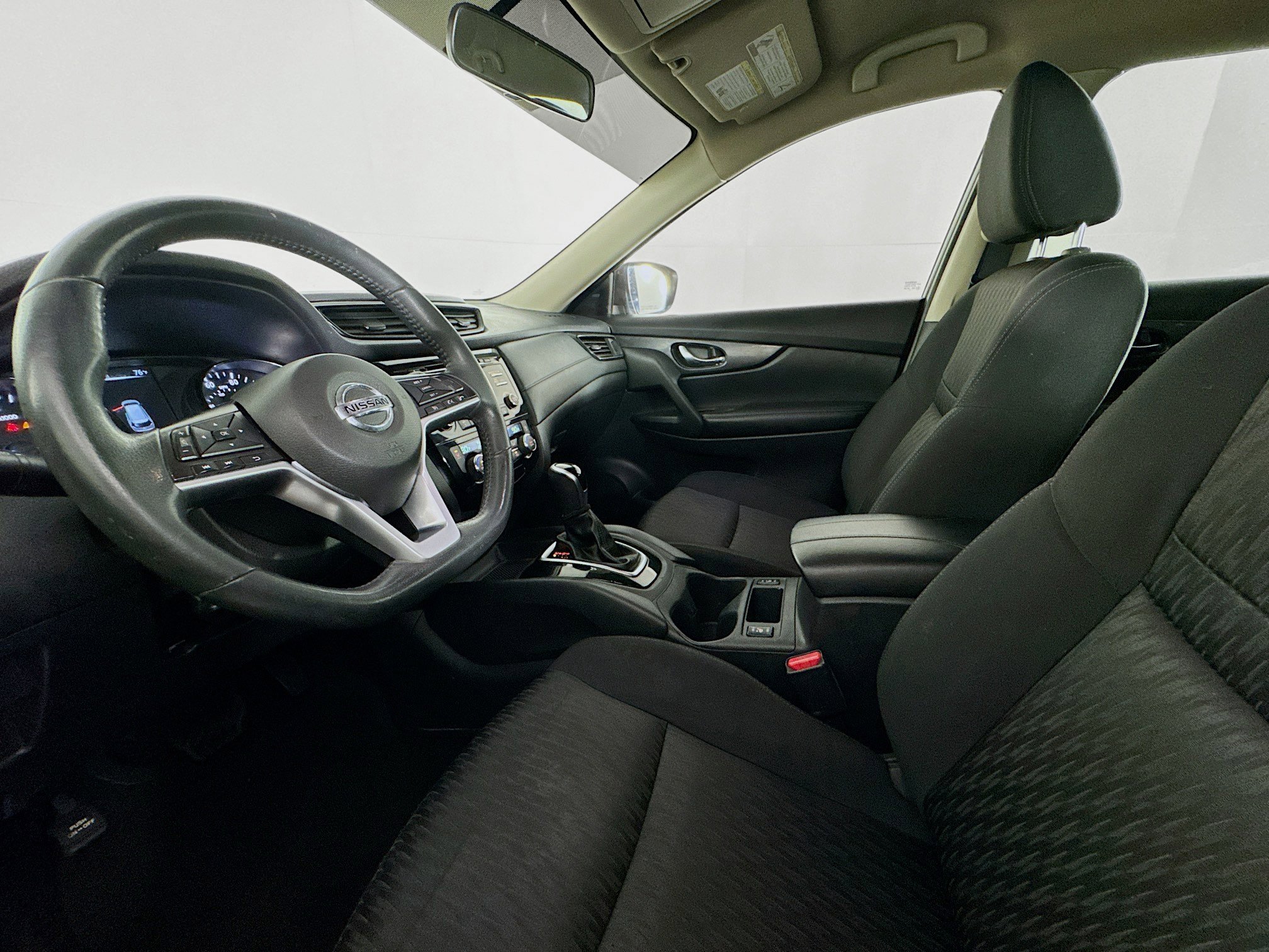 Used 2017 Nissan Rogue SV FWD image 21