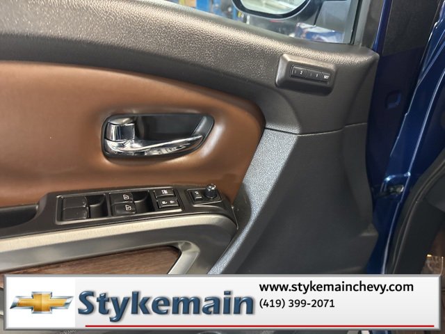 Used 2017 Nissan Titan Platinum Reserve image 43