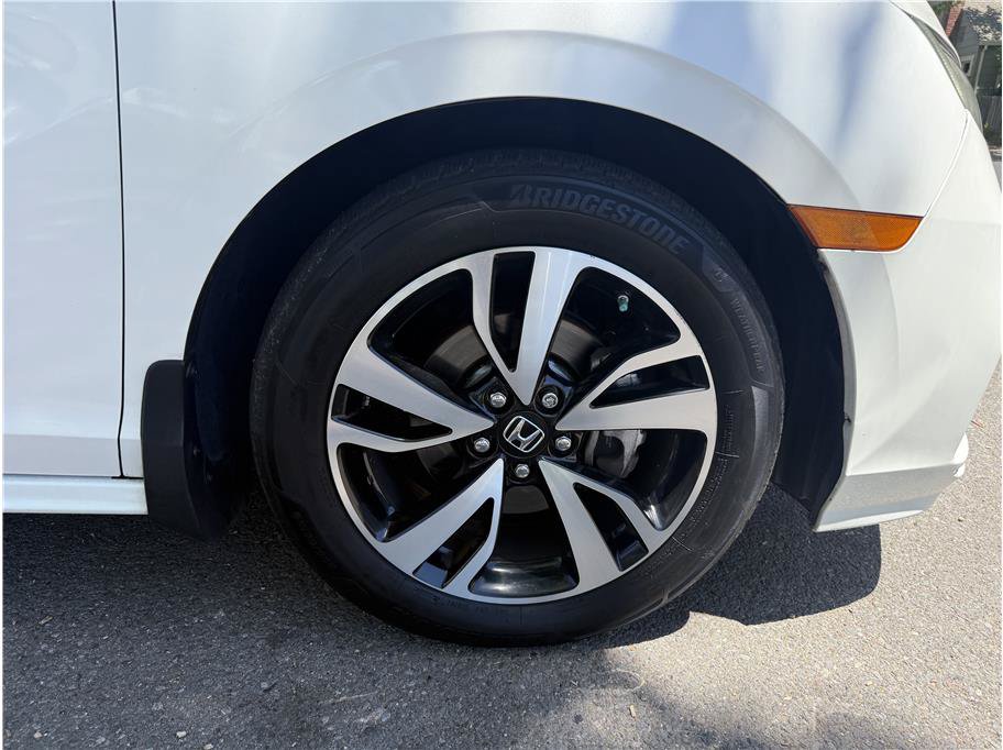 Used 2018 Honda Odyssey Elite image 9