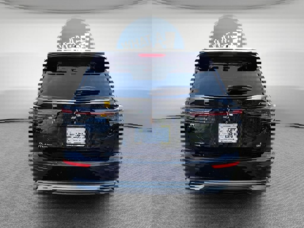 New 2026 Mitsubishi Outlander SE image 6