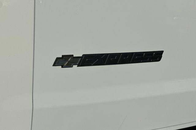 Used 2020 Chevrolet Express 2500 w/ Driver Convenience Package image 26