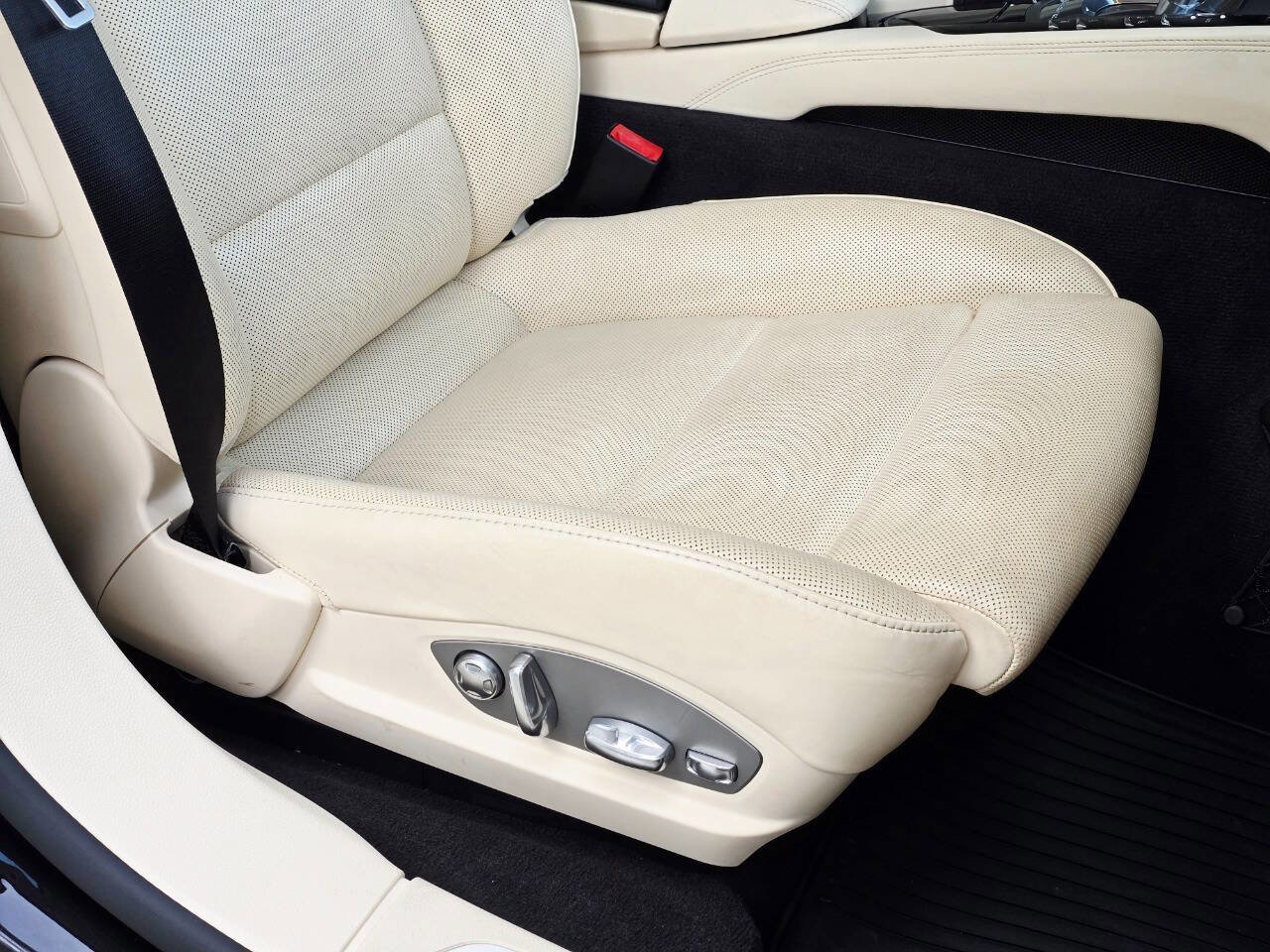 Used 2014 Porsche Panamera Turbo S w/ Exterior Package in Black image 81