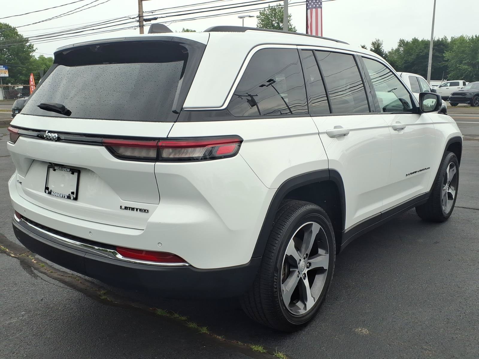 Certified 2023 Jeep Grand Cherokee Limited w/ Luxury Tech Group II AWD/4WD image 8