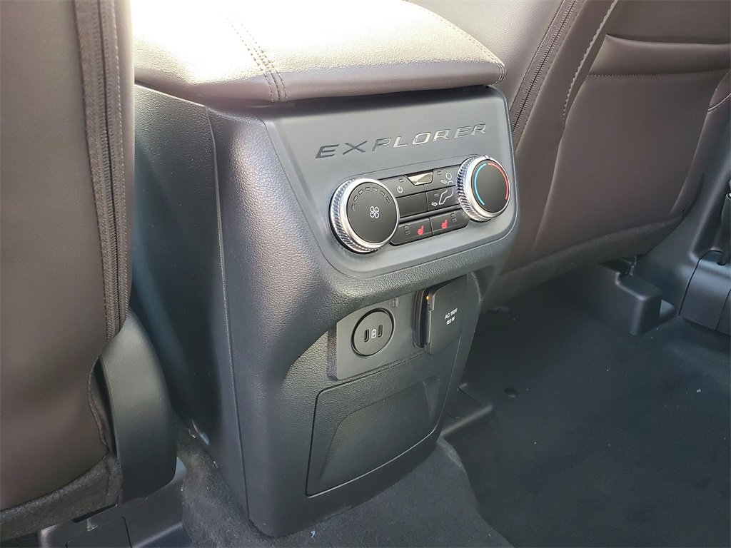 New 2026 Ford Explorer Platinum image 29