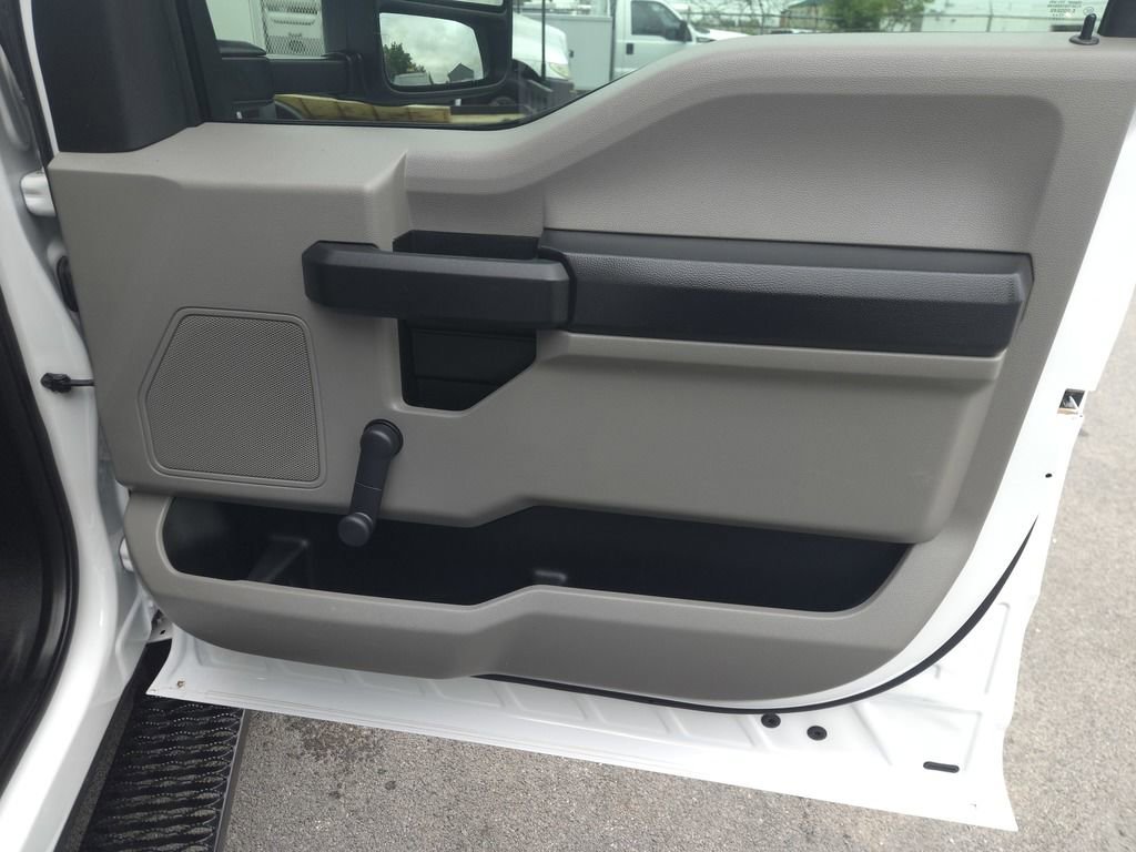 Used 2017 Ford F550 image 15