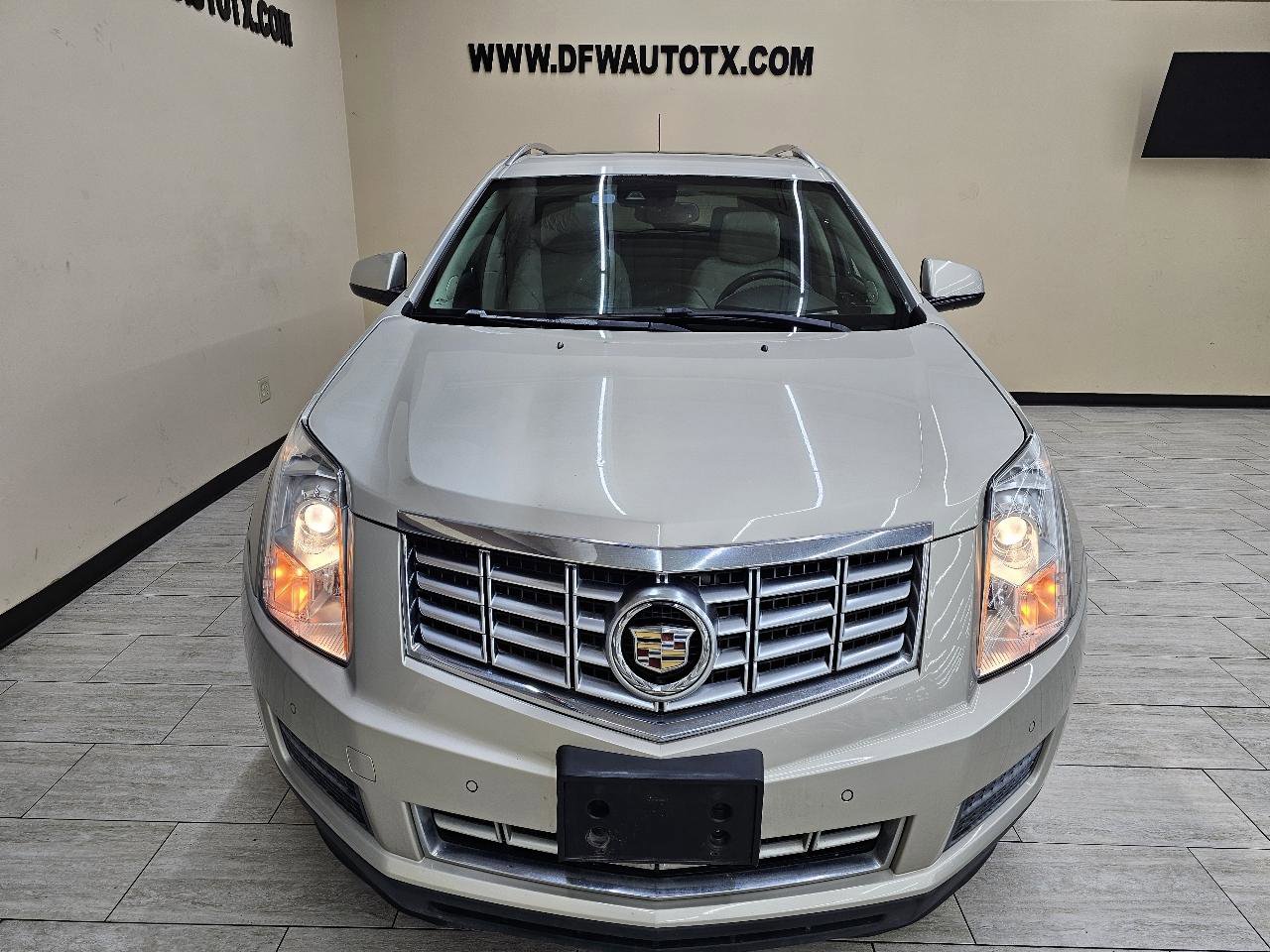 Used 2015 Cadillac SRX Luxury w/ Driver Awareness Package image 3