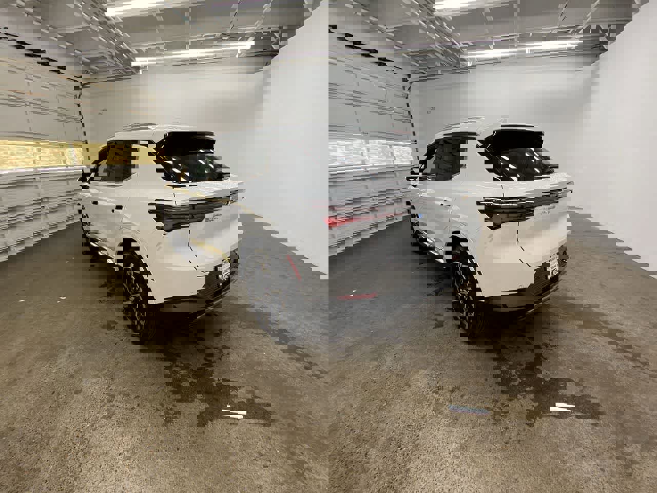 Used 2025 Chevrolet Equinox EV LT w/ Convenience Package image 4