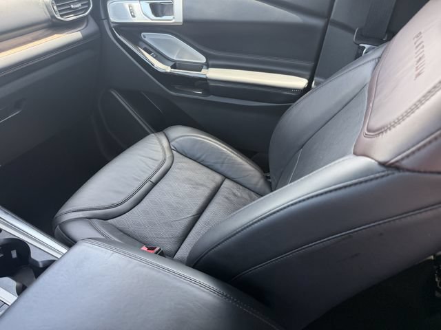 Used 2022 Ford Explorer Platinum w/ Equipment Group 601A AWD/4WD image 19