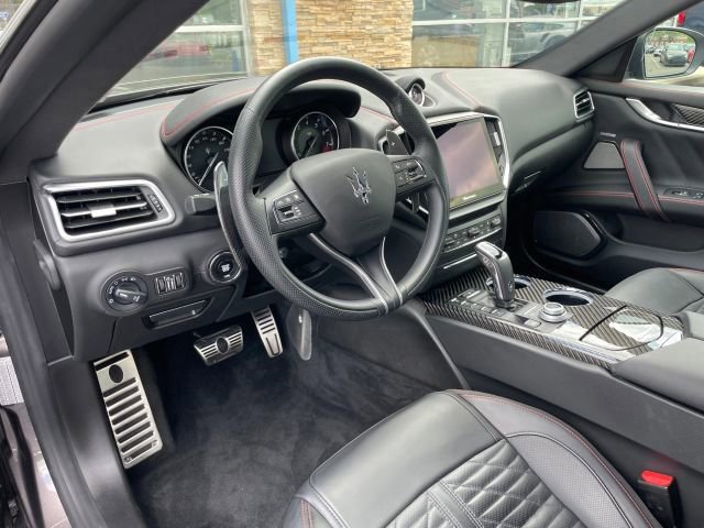 Used 2022 Maserati Ghibli Trofeo RWD image 2