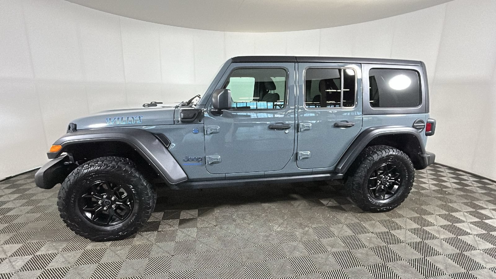 Used 2024 Jeep Wrangler Unlimited AWD/4WD image 7