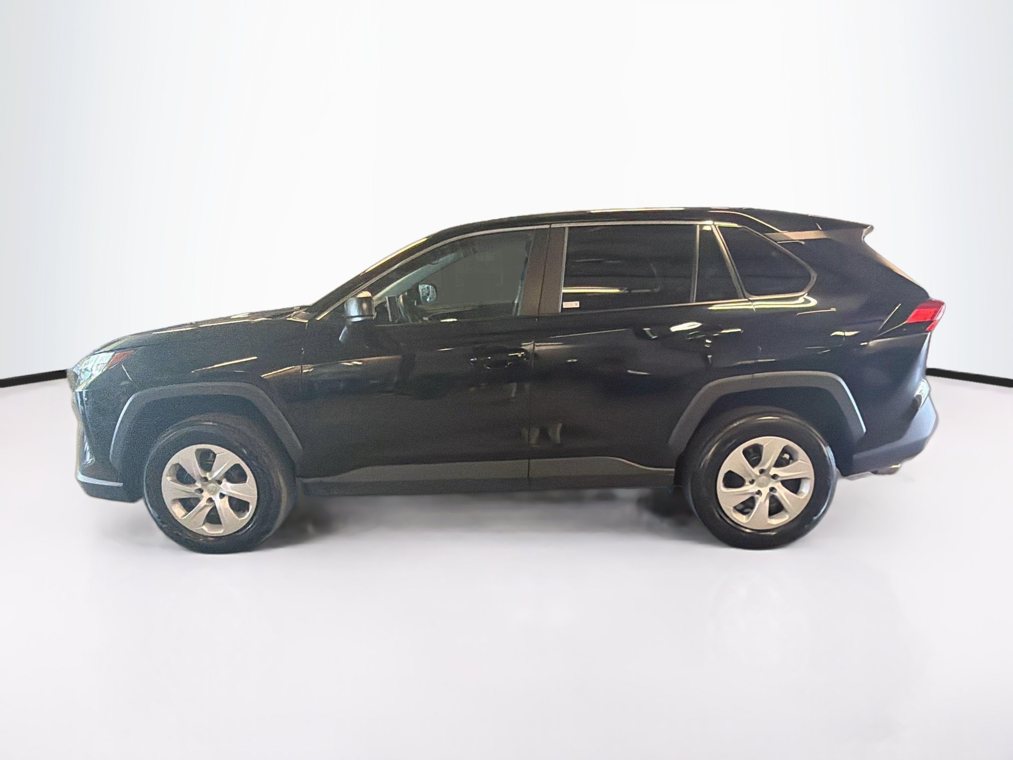 Used 2025 Toyota RAV4 LE AWD/4WD image 4