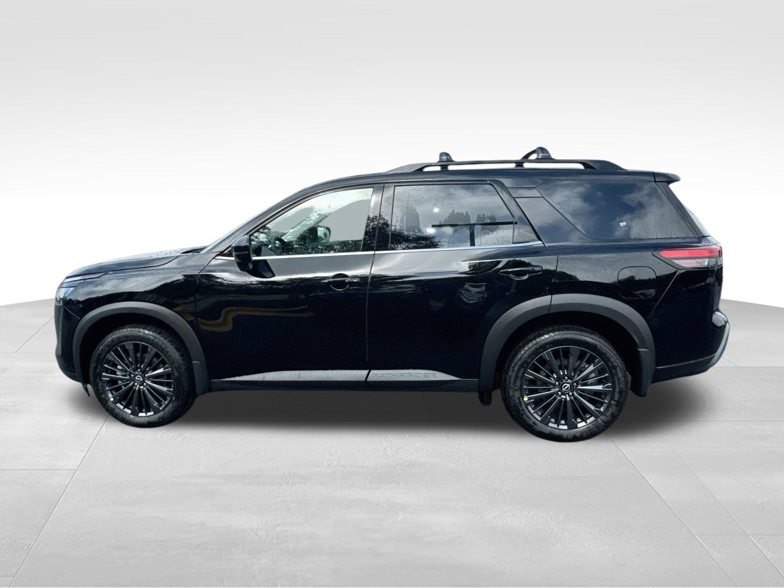 New 2026 Nissan Pathfinder SL FWD image 4