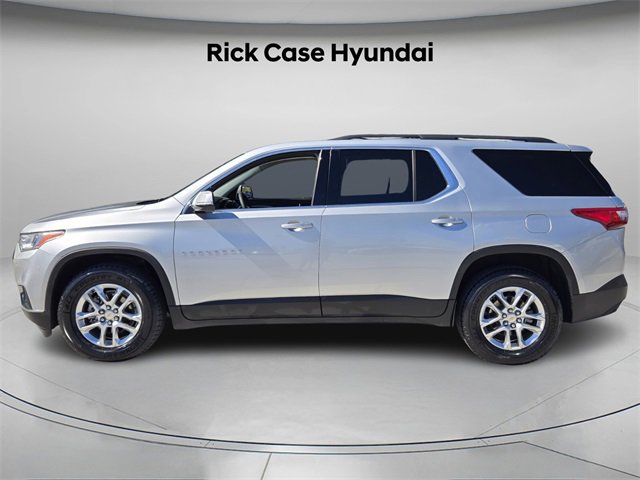 Used 2020 Chevrolet Traverse LT image 3