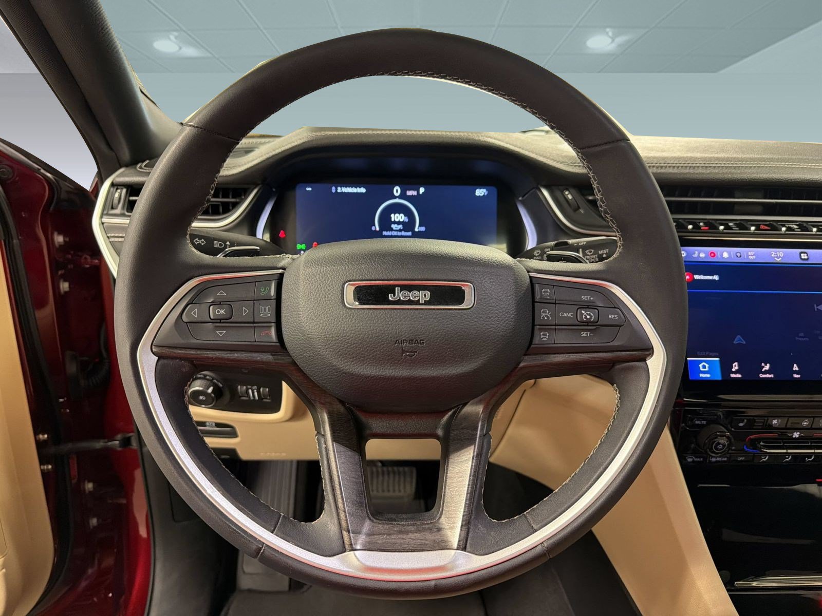 Used 2023 Jeep Grand Cherokee L Limited w/ Luxury Tech Group II RWD image 10