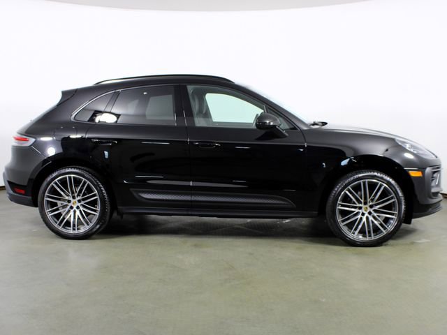 Certified 2024 Porsche Macan image 8