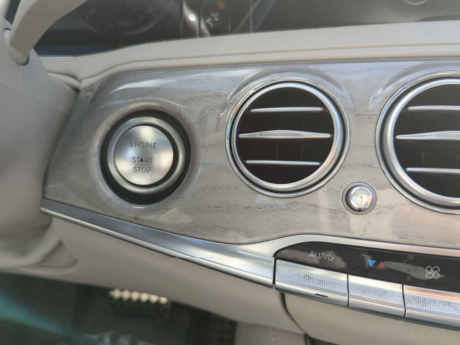 Used 2015 Mercedes-Benz S 550 Sedan image 18