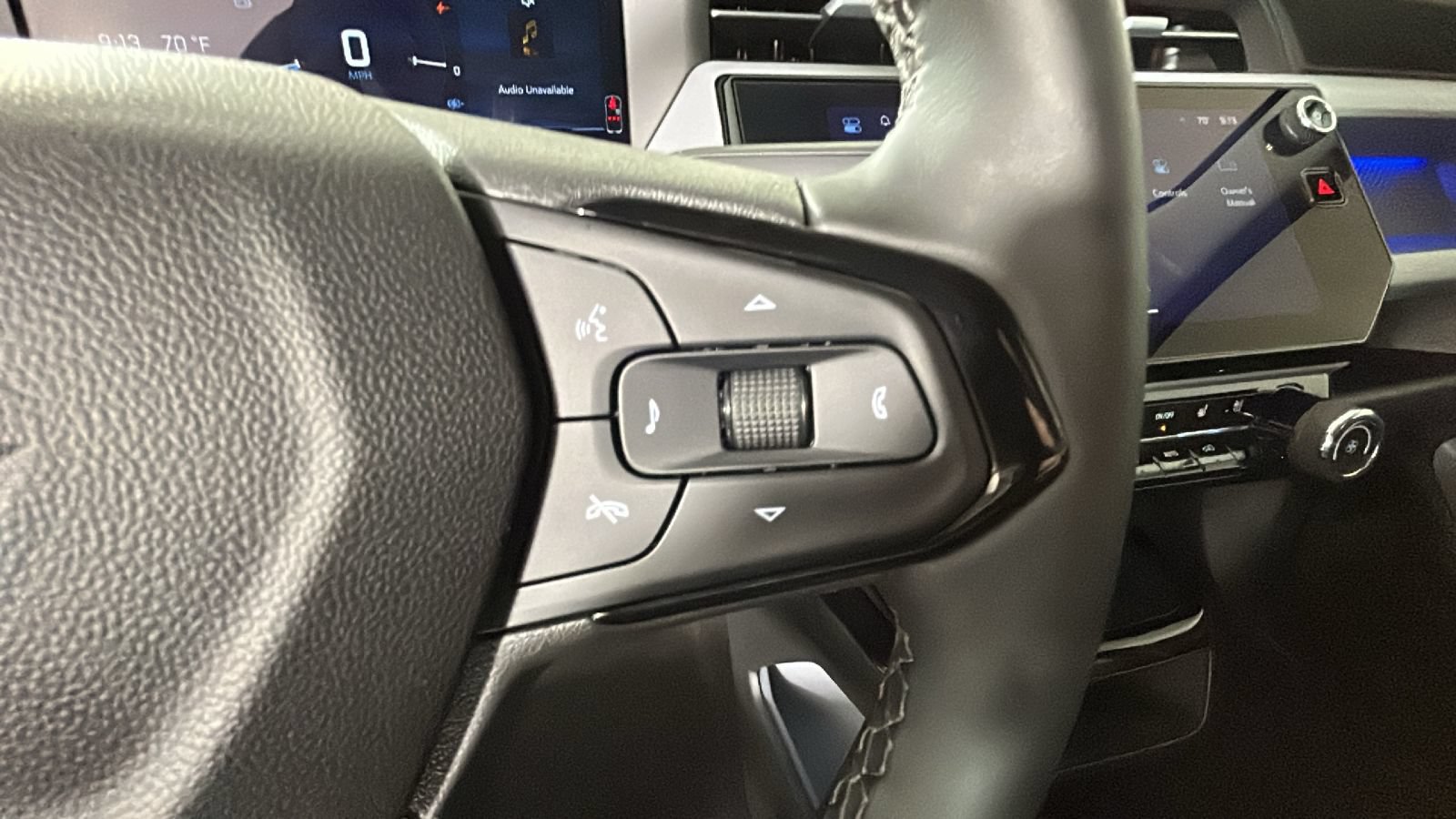 Used 2027 Chevrolet Bolt RS FWD image 18