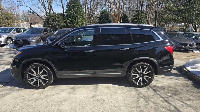 Used 2020 Honda Pilot Elite image 2