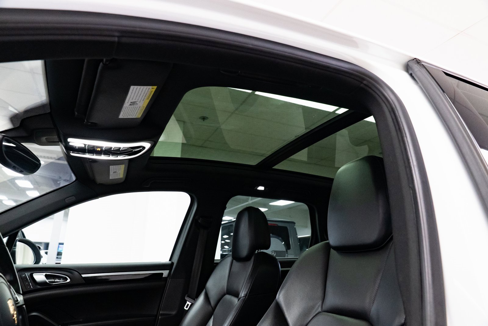 Used 2013 Porsche Cayenne S image 19