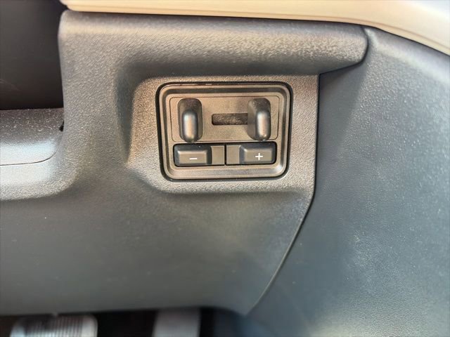 Used 2025 Ford Expedition Active image 18