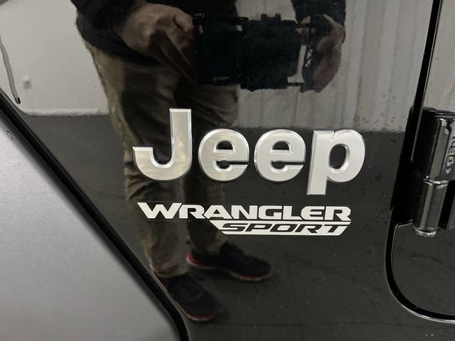 Used 2021 Jeep Wrangler Sport AWD/4WD image 29