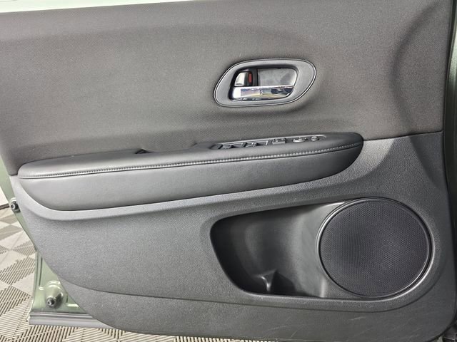 Used 2018 Honda HR-V LX image 32