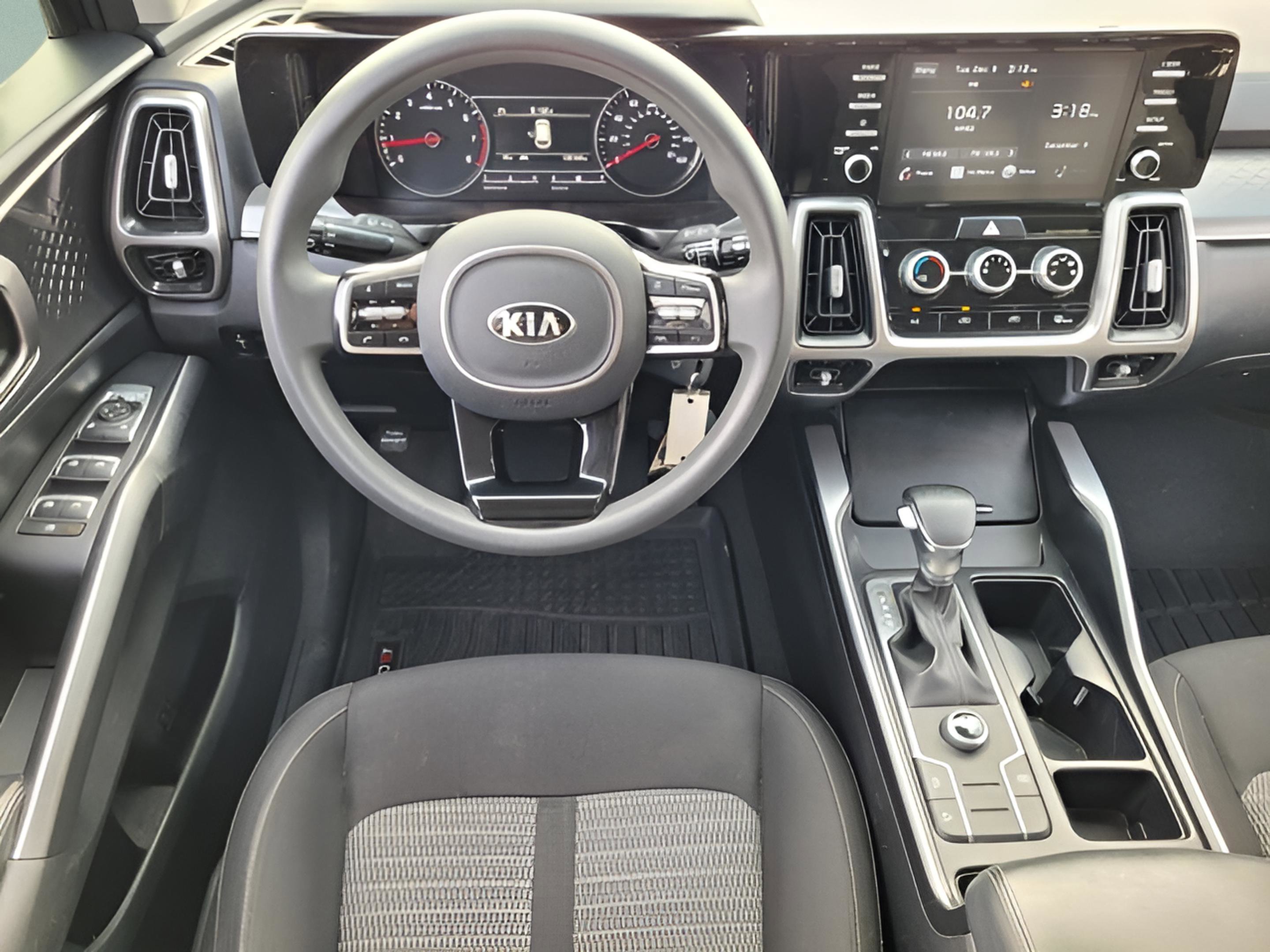 Used 2021 Kia Sorento LX image 15