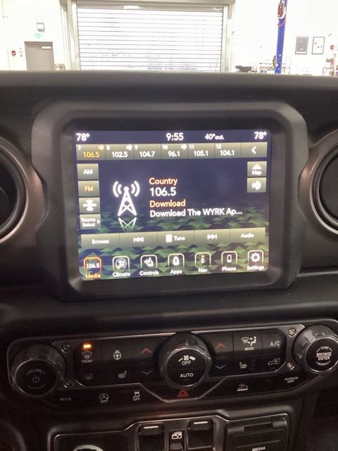 Certified 2022 Jeep Gladiator Sport image 11