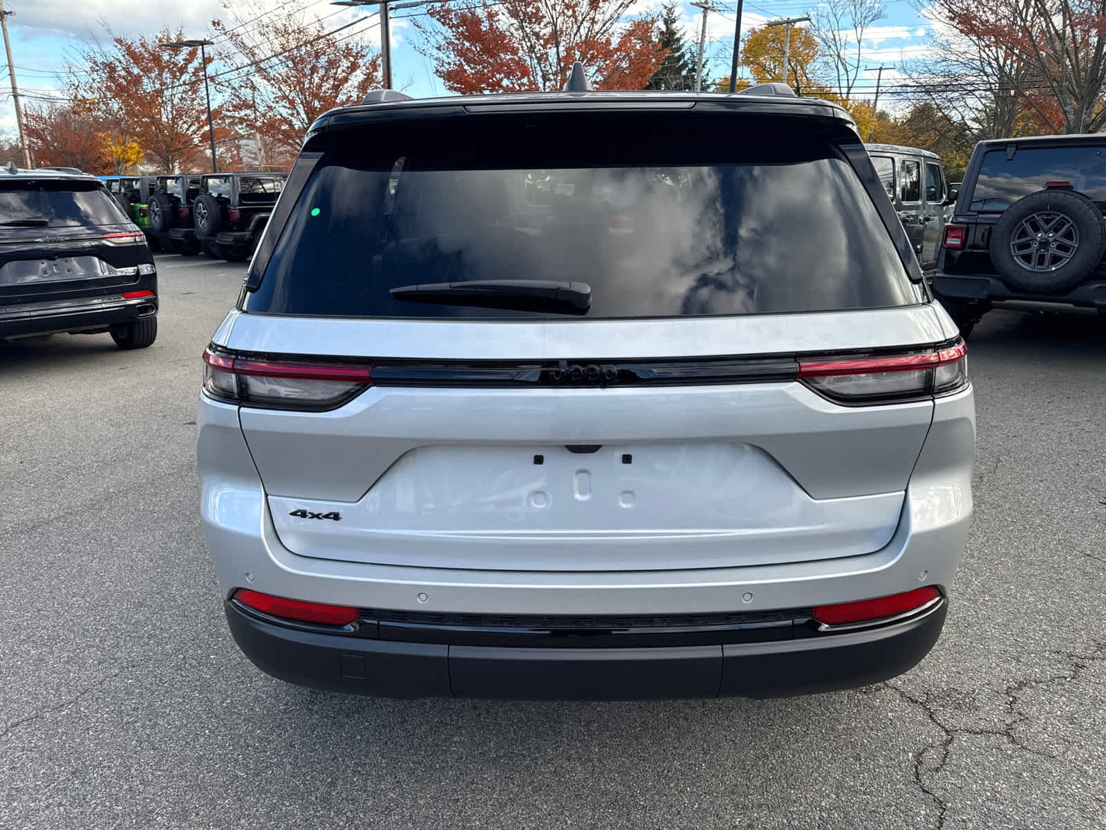 New 2025 Jeep Grand Cherokee Limited w/ Trailer Tow Package image 5