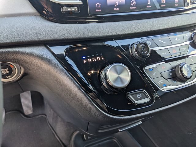 Used 2025 Chrysler Pacifica Select FWD image 26